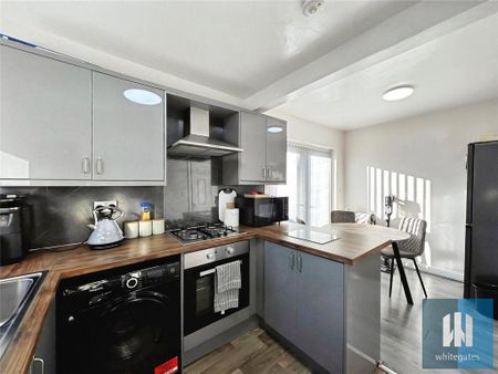 3 bedroom end of terrace house to rent - Photo 3