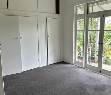 LARGE FAMILY HOME READY TO MOVE IN - Photo 3