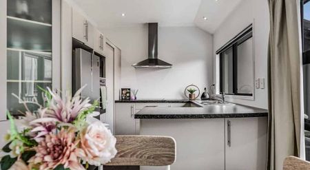 Home with a View - and So Central. - Photo 3