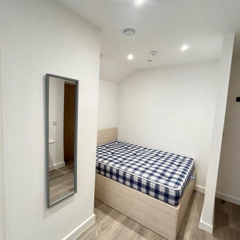 Studio to rent - Photo 1