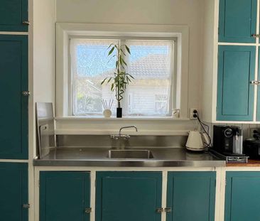 RICCARTON - TWO BEDROOMS, HEAT PUMP, SINGLE GARAGE - Photo 4