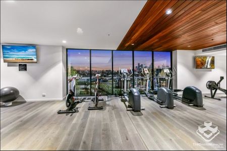 Premium Gasworks Views! - Photo 4
