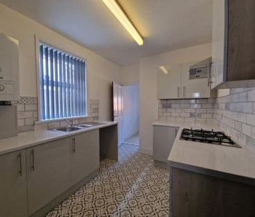 3 bedroom terraced house to rent - Photo 6