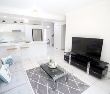 RENOVATED AND FULLY FURNISHED SPACIOUS TOWNHOUSE WITH VIEWS IN THE ... - Photo 1