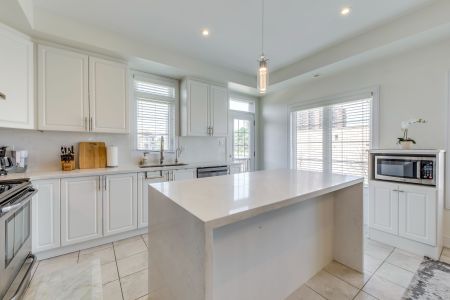 For Lease - 561 Mermaid Crescent, Mississauga, Ontario - Photo 4