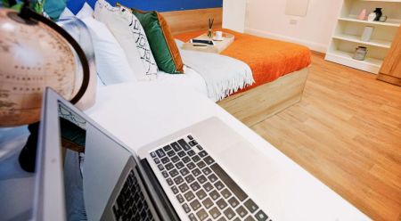 Premium Accessible Ensuite – Wet Room - Photo 2