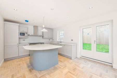 5 bedroom semi-detached house to rent - Photo 3