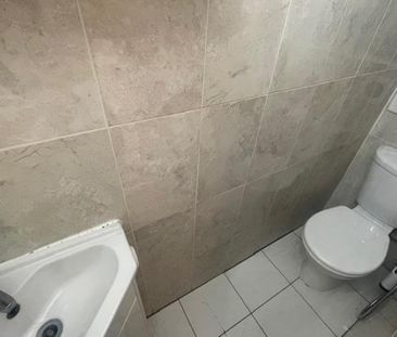 Room To Let - Photo 6