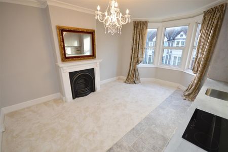 2 Bed Flat, Tff, BS4 - Photo 4