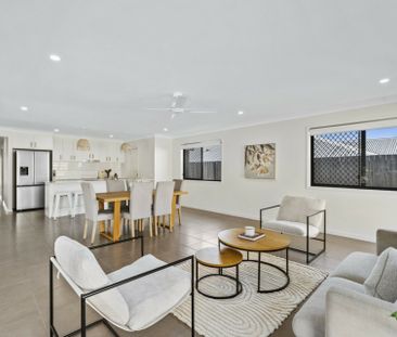 IMMACULATE FAMILY HOME - Photo 4