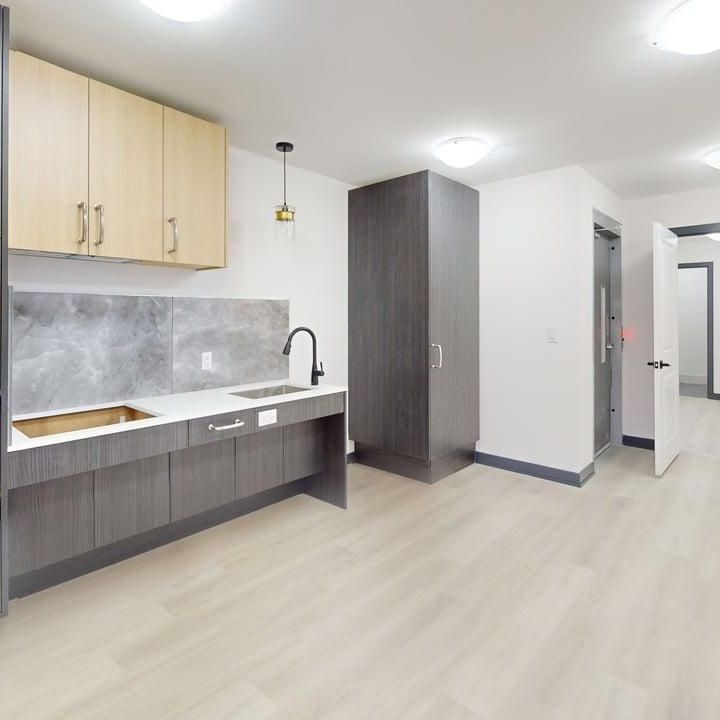 For Lease - 729 Queensdale Avenue, Hamilton, Ontario - Photo 1