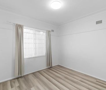 “Spacious Family Home in a Prime Location” - Photo 3