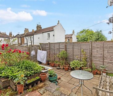 2 bedroom terraced house to rent - Photo 3