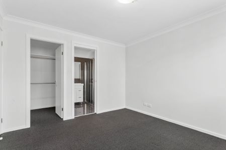 MODERN LOW MAINTENANCE 3 BEDROOM VILLA - Photo 5