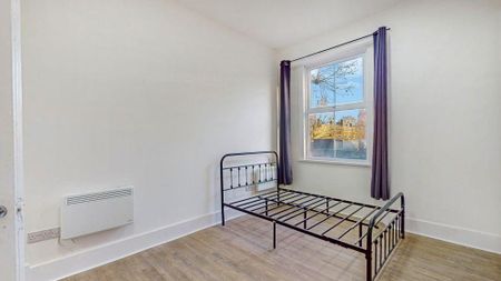 3 bedroom apartment to rent - Photo 5