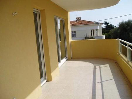 Location Appartement - Cagnes-sur-Mer - Photo 2