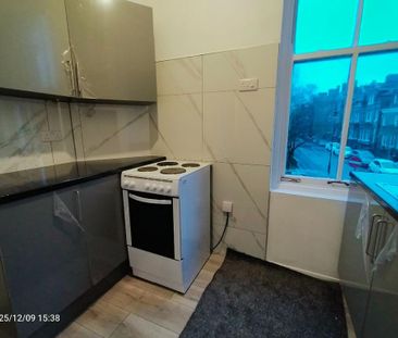 1 bedroom flat to rent - Photo 6