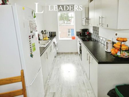 1 bedroom property to rent Patchwork Row, Shirebrook, Mansfield, Derbyshire, NG20 - Photo 2