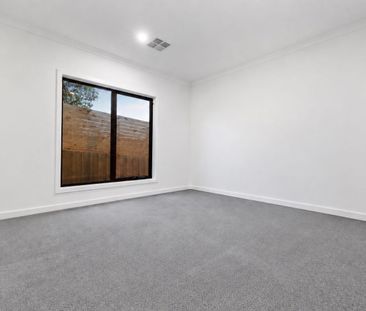 Brand New Three Bedroom Family Home in Prime Bayswater Location - Photo 6