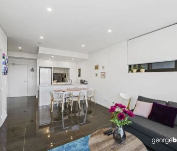 “CONTEMPORARY & CONVENIENT” - Photo 5