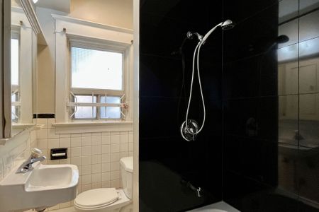 For Lease - 775 Woodbine Avenue, Toronto, Ontario - Photo 4