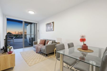 Modern Apartment in Sought after Innaloo location! HOME OPEN TUESDAY 17 FEBRUARY AT 10.30AM SHARP! - Photo 2