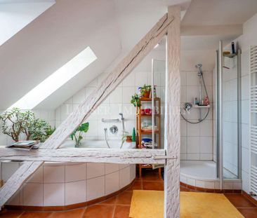 Großzügige Drei-Zimmer-DG-Wohnung in der Nähe des Feuersees - Photo 1