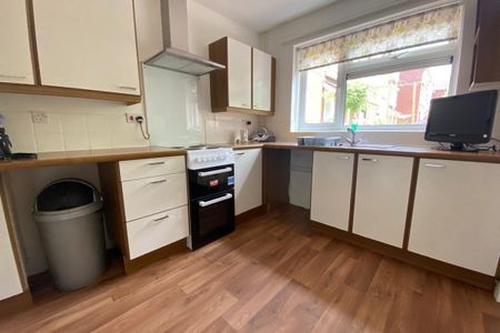 Baxter Avenue - Photo 3