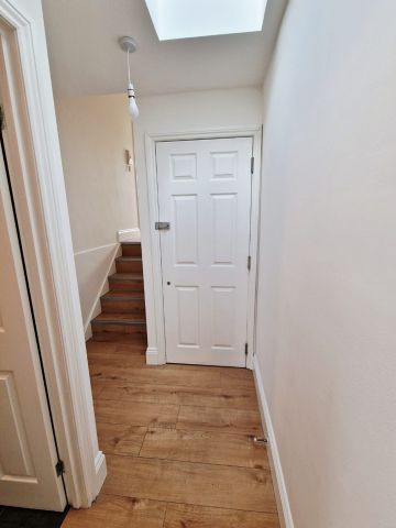 2 Bed Flat, Bensham Manor Road, CR7 - Photo 5