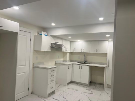 For Lease - 4 Lafleur Court, Brampton, Ontario - Photo 1