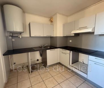 Location appartement 2 pièces 48 m² Toulon - Photo 5