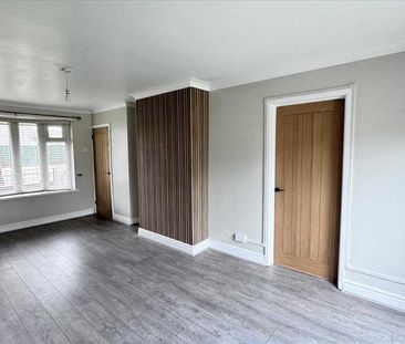 3 bedroom end of terrace house to rent - Photo 4