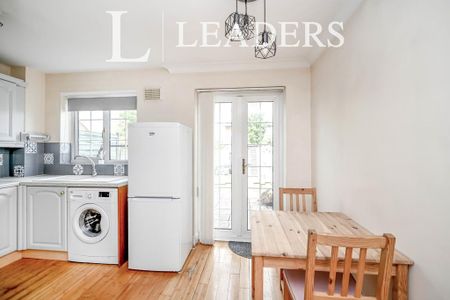 2 bedroom semi-detached house to rent - Photo 4