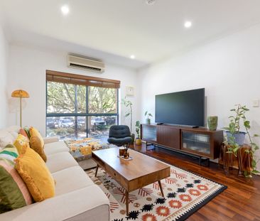 Flexible Living in Prime Spot - Photo 2