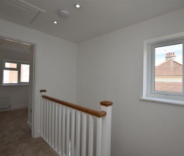 3 bedroom end of terrace house to rent - Photo 5