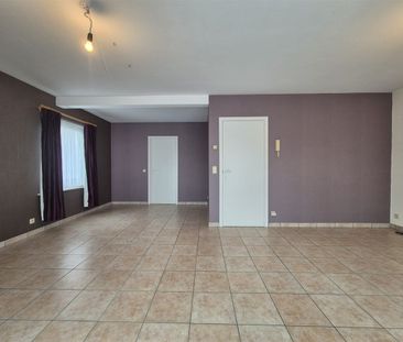 Ruim appartement met garage gelegen op het eerste verdiep vlakbij d... - Photo 6