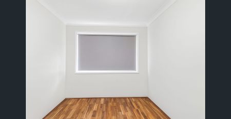 SPACIOUS FOUR BEDROOM HOME IN PRIME LOCATION ! - Photo 3