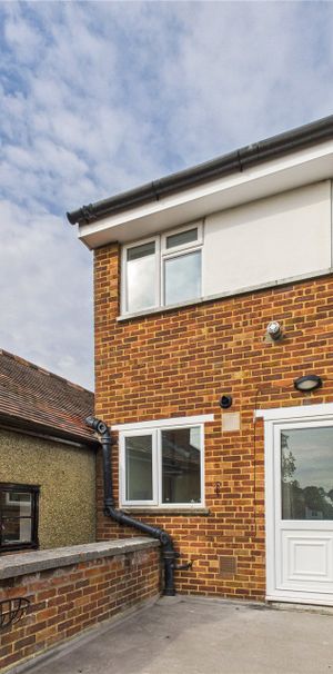 Fleet Road, Hampshire Fleet Road, Hampshire - Photo 1