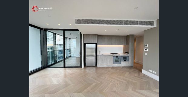 Ultimate CBD living in 130 Hyde Park - Photo 1