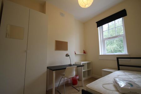 10 bedroom detached house to rent - Photo 5