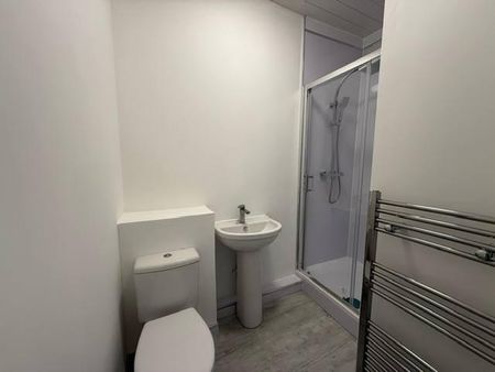 3 bedroom flat to rent - Photo 3