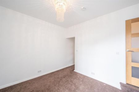 2 bedroom end of terrace house to rent - Photo 2