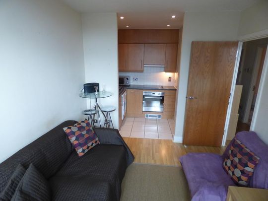1 bedroom flat to rent - Photo 1