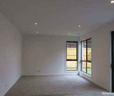 "MODERN 3 BEDROOM TOWNHOUSE" - Photo 1