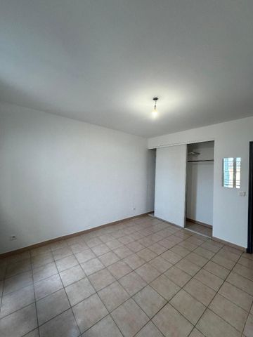 Location Appartement 3 pièces 68m² ST MAXIMIN LA STE BAUME 83470 - Photo 4