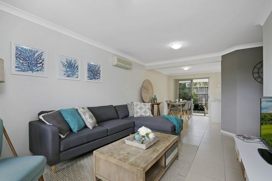 Beautiful Home with NO water bill! - Photo 1