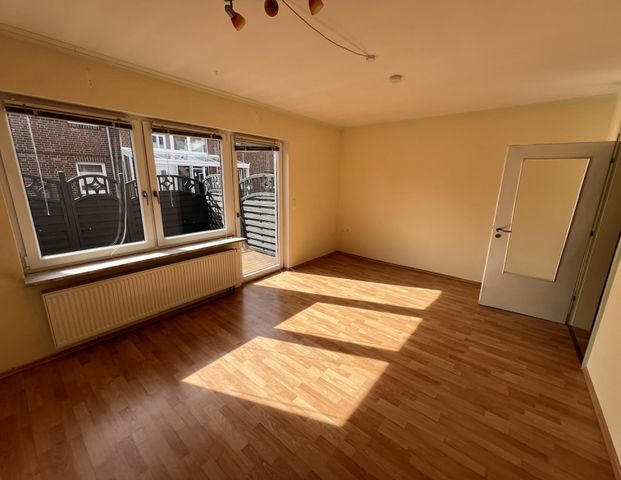 Gemütliche Doppelhaushälfte mit Sonnenterrasse – zentral und ruhig wohnen in Schortens-Heidmühle - Foto 1