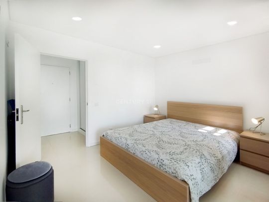 Arrendamento ao ano, Apartamento T1 com vista Mar, Disponível a partir de Abril - Photo 1