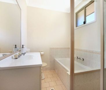 Immaculate 2 bedroom villa - Photo 4