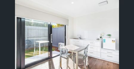 Fully Furnished Studio with Oversized Backyard – All Bills Included - Photo 5